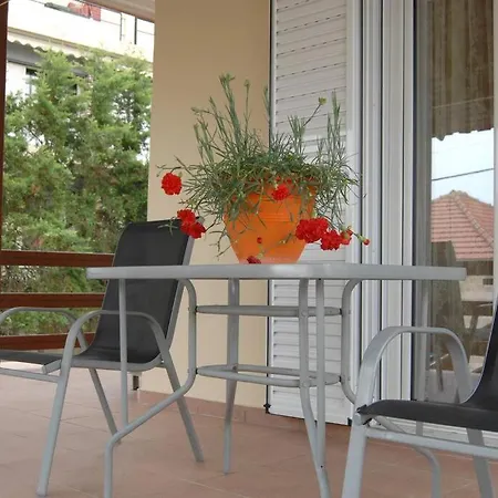 Bright And Airy Home 50 Meters From The Beach Xylokastro Exterior photo
