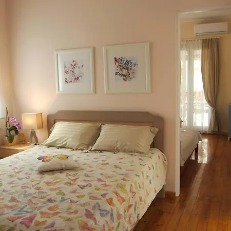 Bright And Airy Home 50 Meters From The Beach Xylokastro Exterior photo