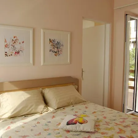 Bright And Airy Home 50 Meters From The Beach Xylokastro Exterior photo