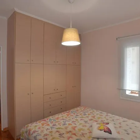 Bright And Airy Home 50 Meters From The Beach Xylokastro Exterior photo