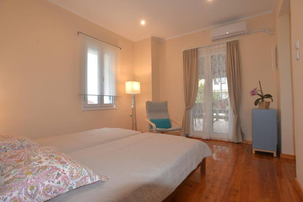 Holiday home Bright And Airy 50 Meters From The *