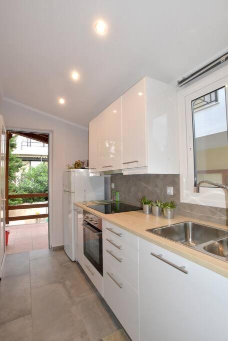 Holiday home Bright And Airy 50 Meters From The *