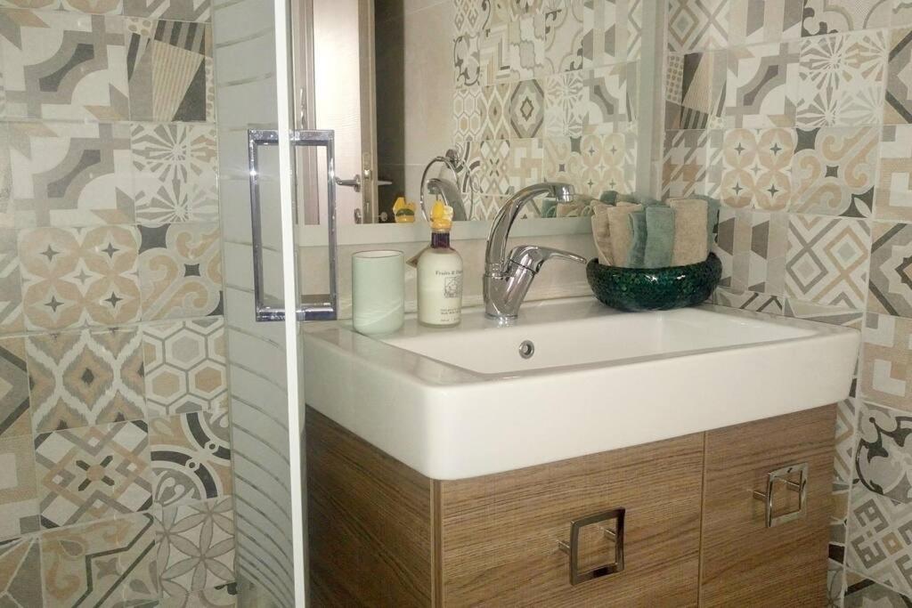 Bright And Airy 50 Meters From The Xylokastro